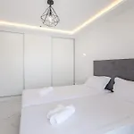 شقة Luxurious Granada Park Retreat لوس كريستيانوس