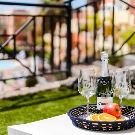 Luxurious Granada Park Retreat 아파트 *